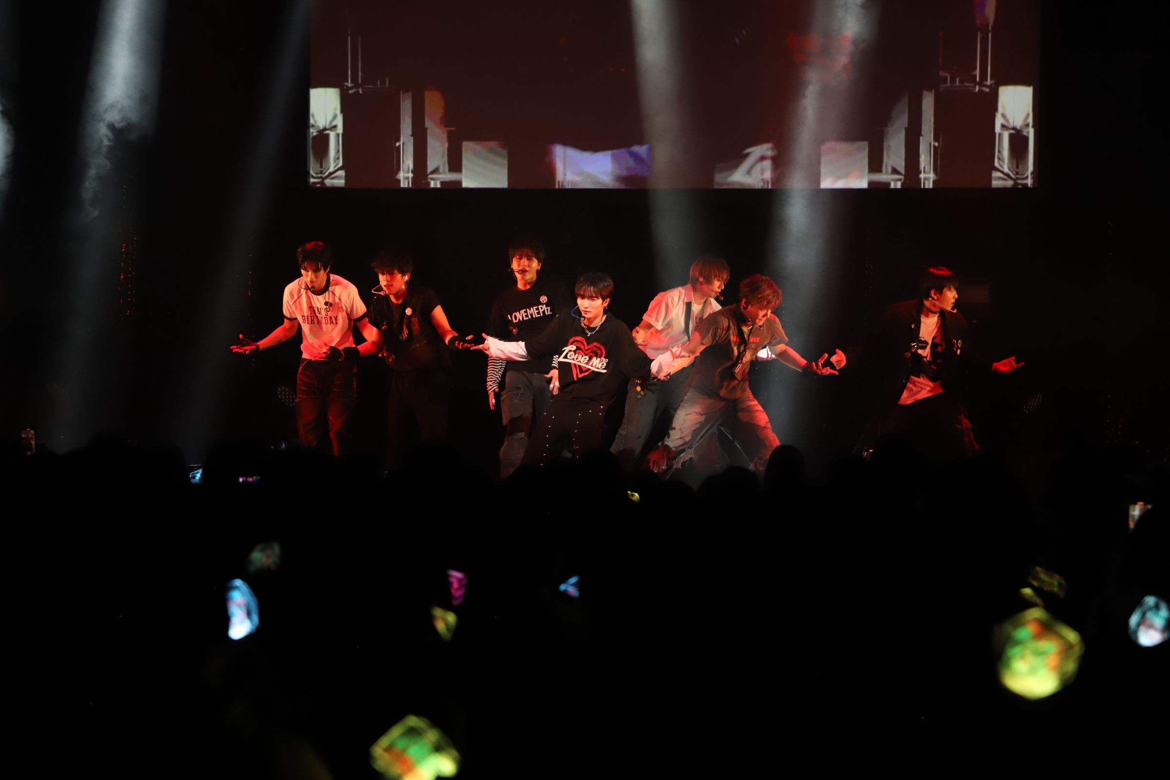 DKB、東京公演を熱狂のうちに終演！「Awake」で見せた圧巻のステージ