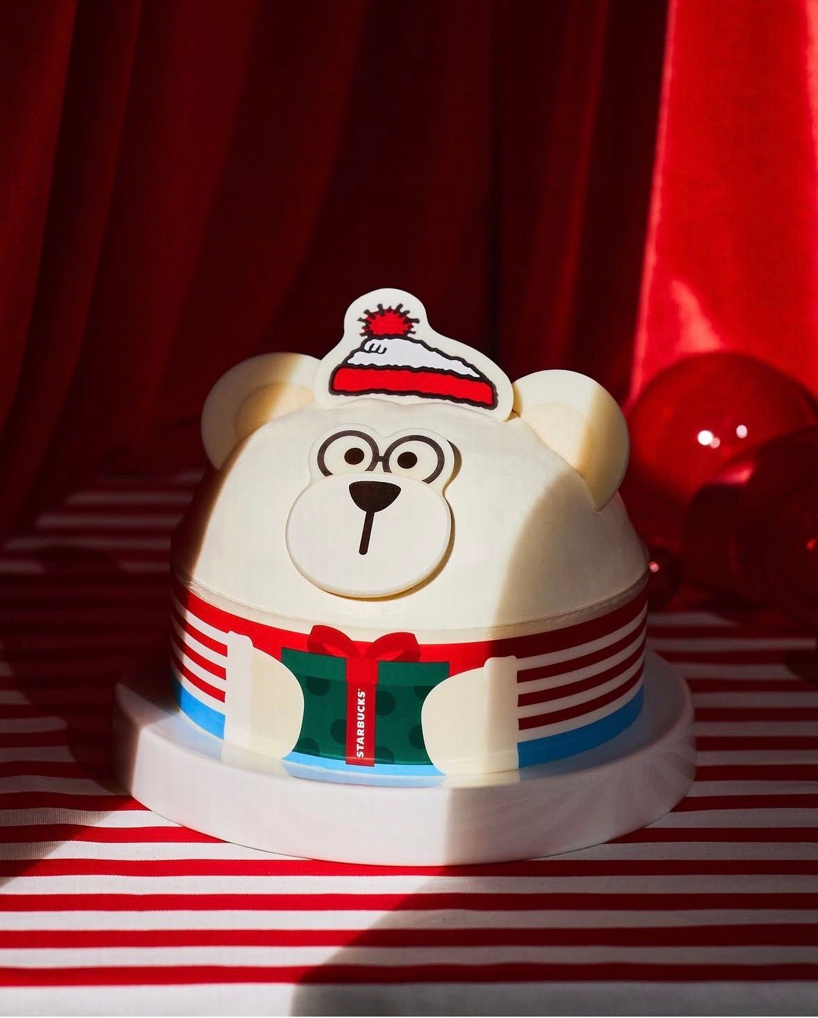 スターバックス韓国｜“ウォーリー ベアリーストロベリーケーキ”登場！限定コラボのクリスマスケーキ
