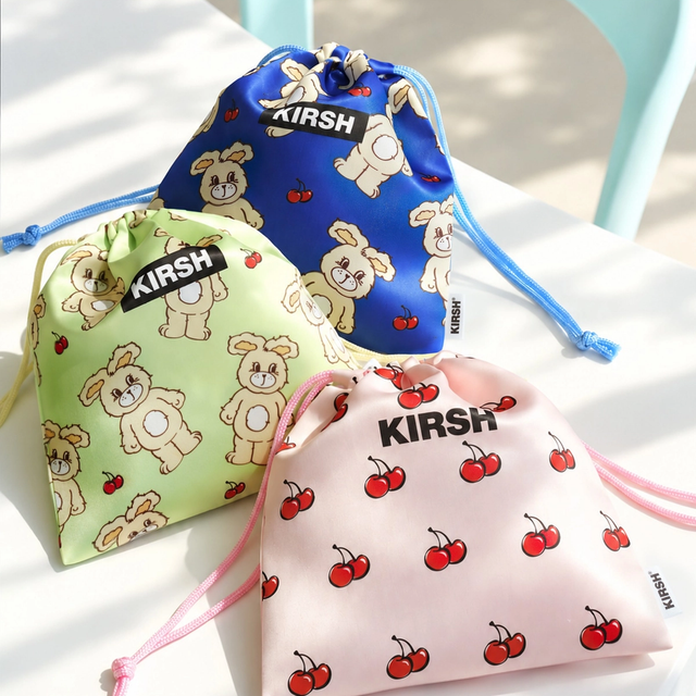 韓国ダイソー×KIRSHコラボが10月10日発売!チェリー柄ポーチや靴下など注目アイテムを紹介