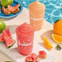 【韓国ダンキンドーナツ】夏を乗り切る新作ドリンクが登場!「スイカ」&「グアバオレンジ」の清涼感あふれるクーラッタ2種をチェック