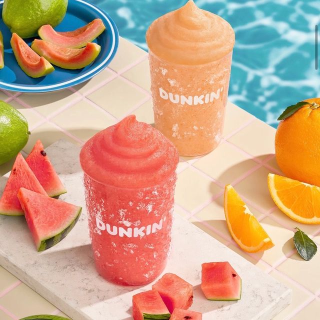 【韓国ダンキンドーナツ】夏を乗り切る新作ドリンクが登場!「スイカ」&「グアバオレンジ」の清涼感あふれるクーラッタ2種をチェック