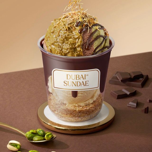 【韓国】サーティワンから「ドバイチョコレート」サンデーが登場!サクサク食感×ピスタチオがたまらない新メニューをチェック
