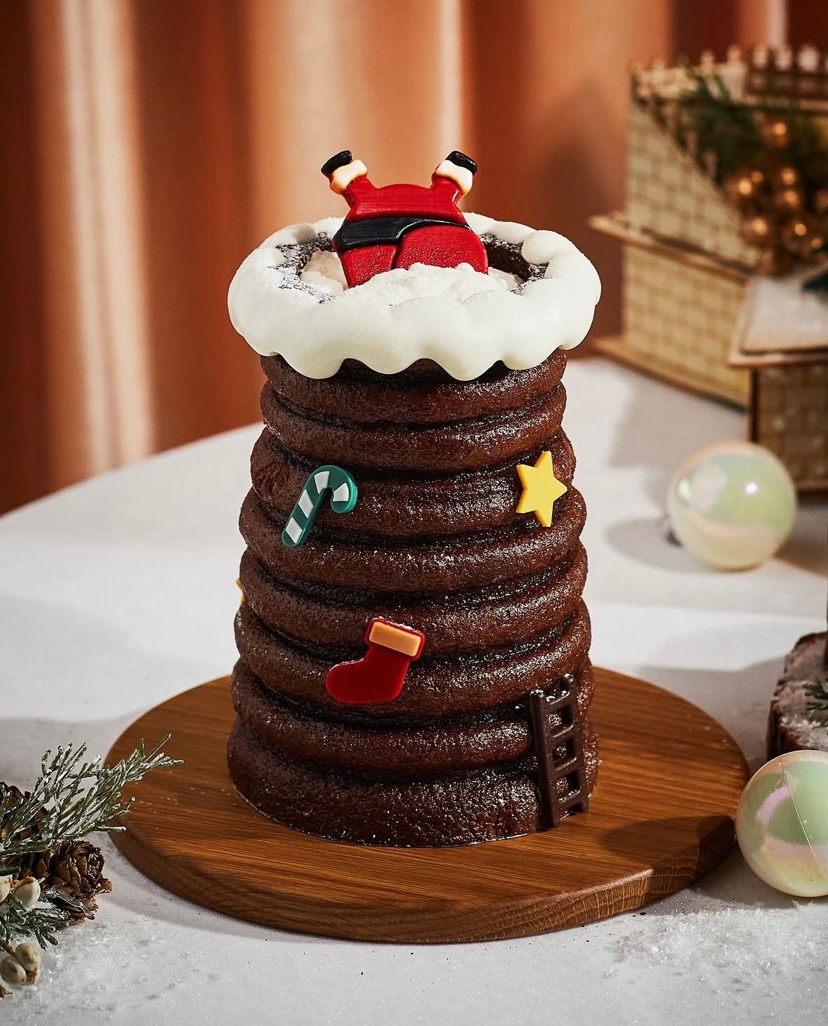 スターバックス韓国｜可愛すぎる“ホリデー煙突クーヘン”登場！クリスマス限定ケーキが予約開始