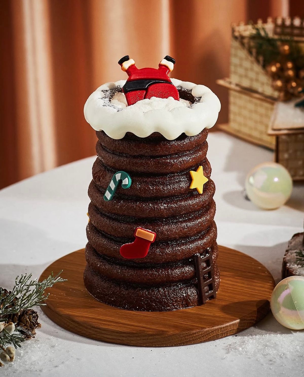 スターバックス韓国|可愛すぎる“ホリデー煙突クーヘン”登場!クリスマス限定ケーキが予約開始