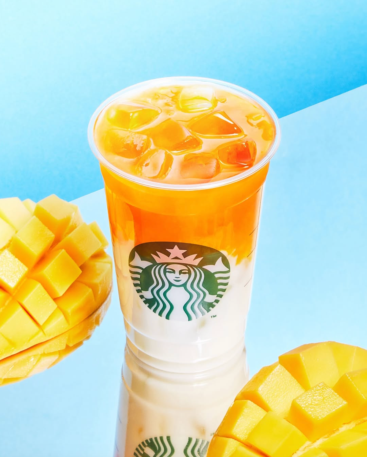 【韓国スタバ新作】夏といえばマンゴー!カフェインなしで家族みんなで楽しめる「マンゴーラテ」が登場🥭