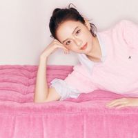 トミー ヒルフィガー、ジスを起用した2025年春キャンペーンを発表 – 新時代のウィメンズスタイルを提案