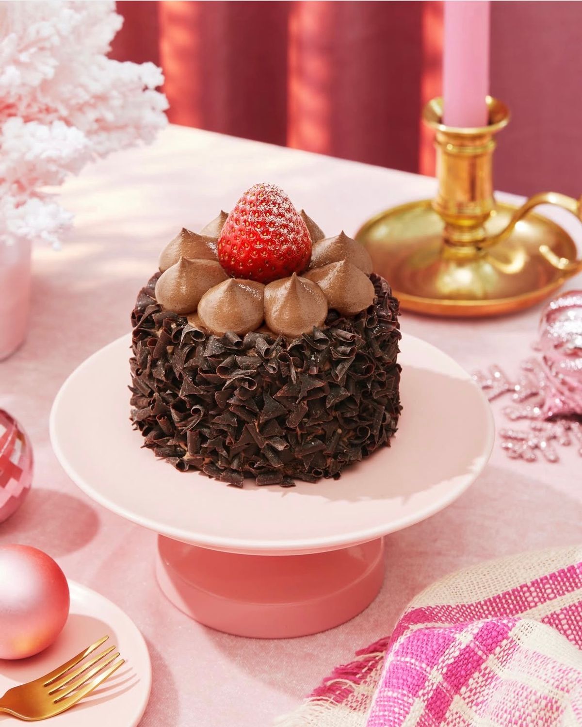 スターバックス韓国|ヌテラ×いちごの冬ケーキ「딸기 촉촉 누텔라 케이크」11月28日発売!