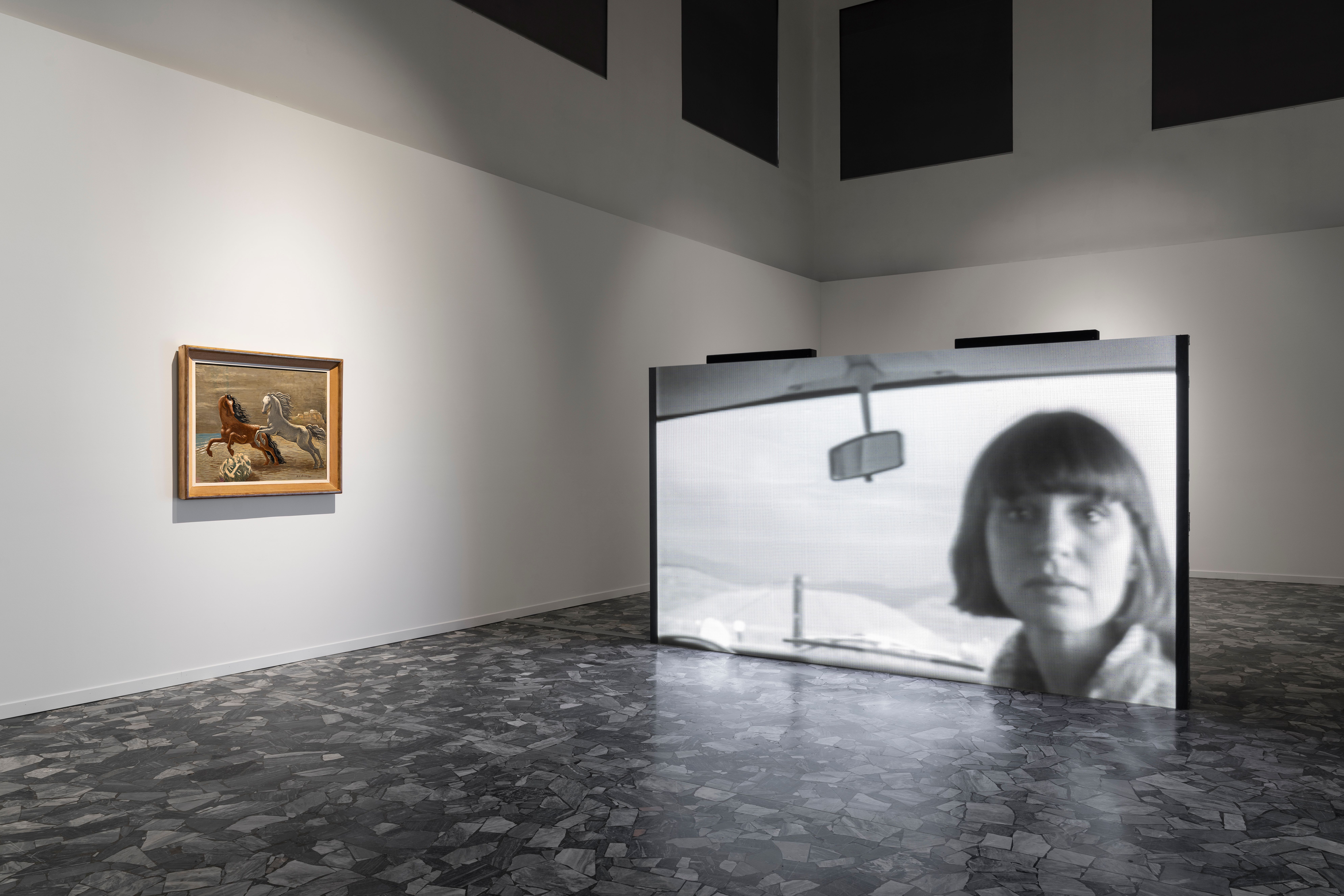 Right: Paul Kos, Lightning, 1976 – Left: Giorgio de Chirico, Cavalli in riva al mare (Les deux chevaux), 1926