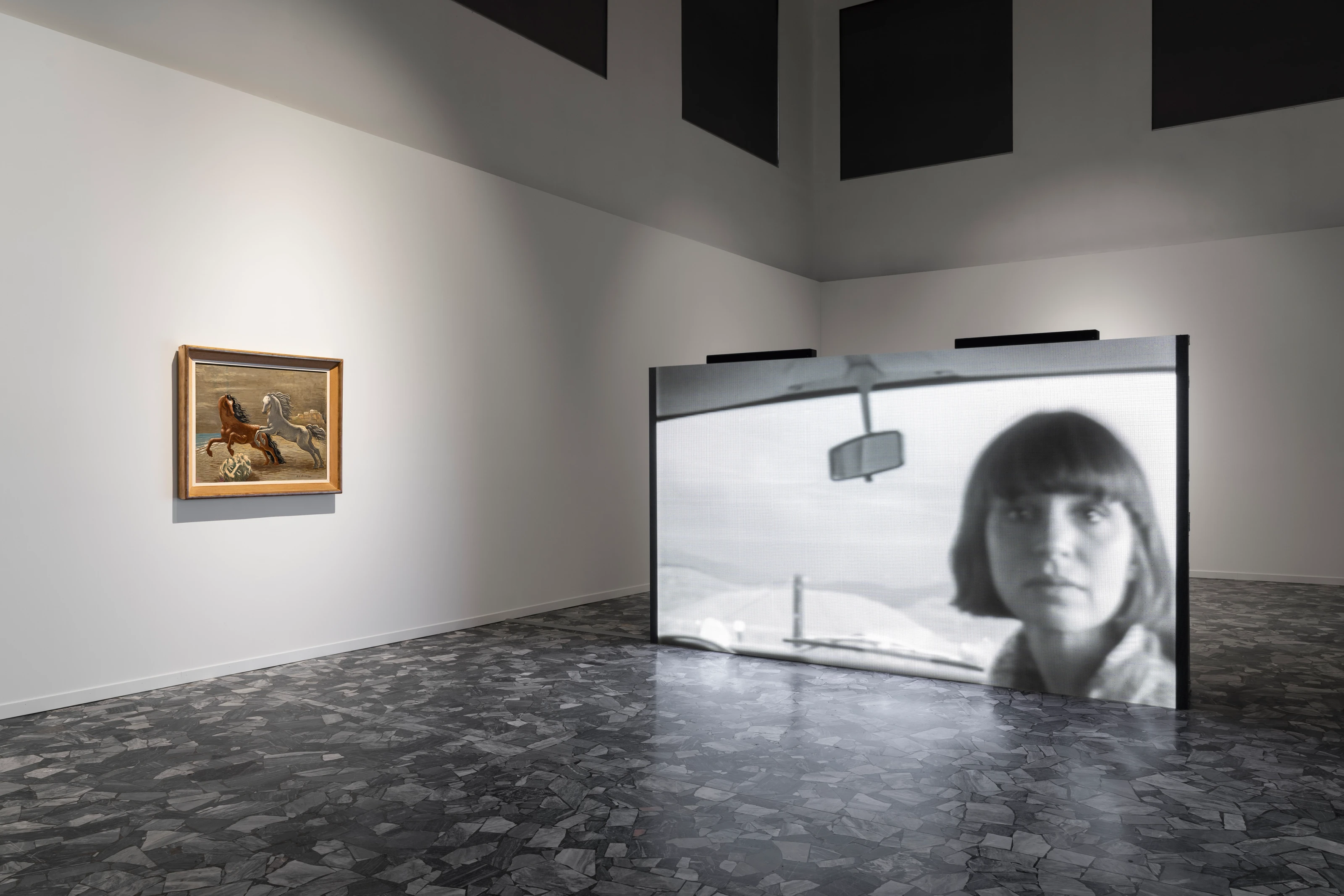 Right: Paul Kos, Lightning, 1976 – Left: Giorgio de Chirico, Cavalli in riva al mare (Les deux chevaux), 1926