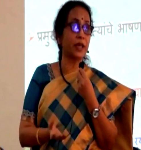 Married Off at 14, This Labourer’s Daughter Today Heads the Maharashtra State Board!