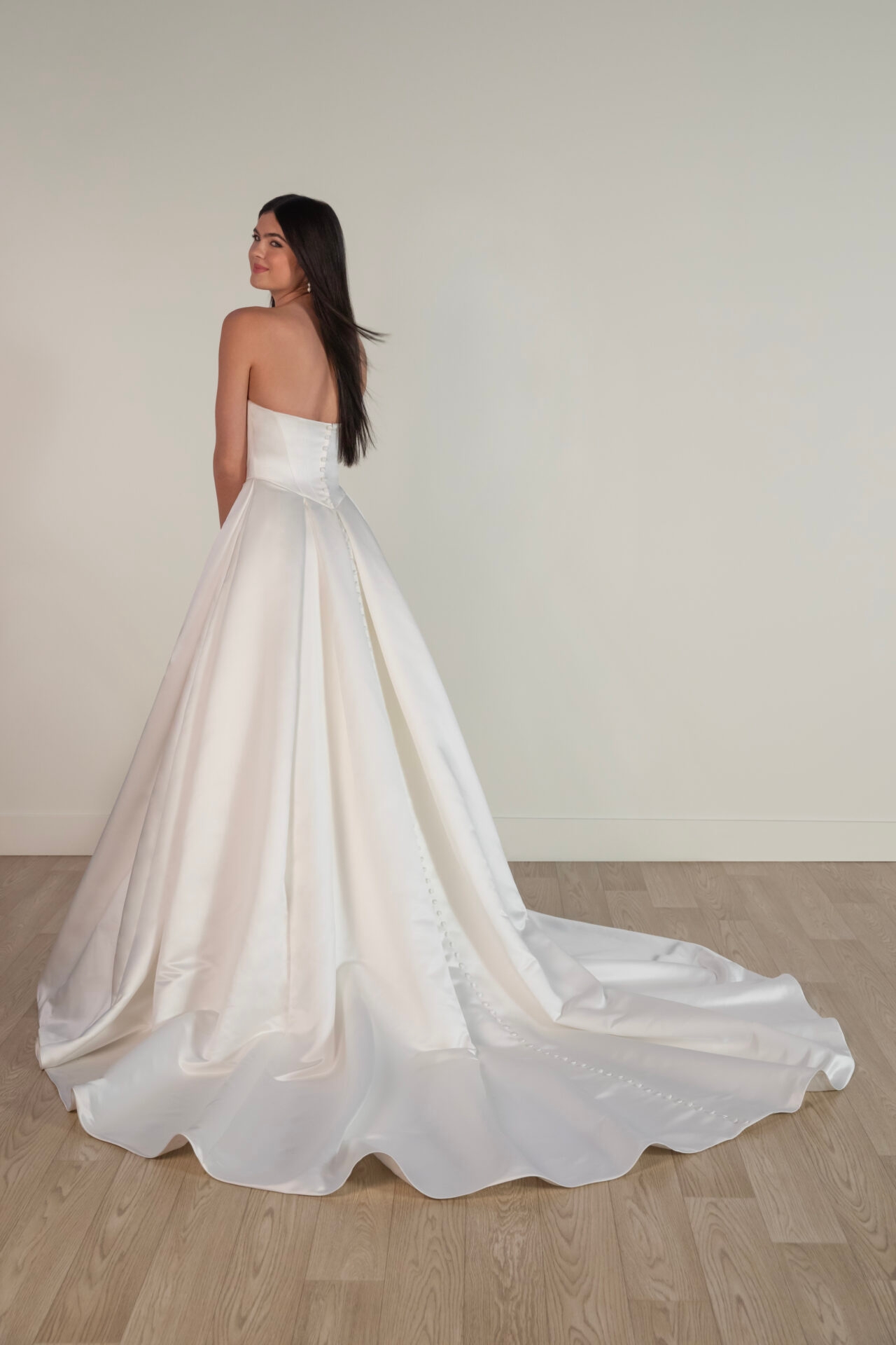 Elegant Strapless Satin Ballgown Wedding Dress
