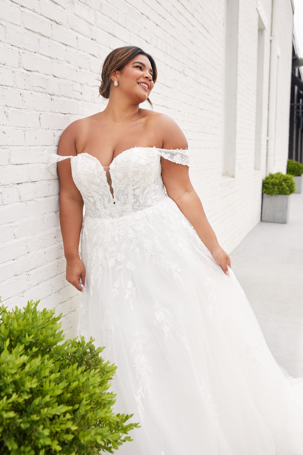 Romantic Lace and Tulle Off-the-Shoulder A-Line Wedding Gown