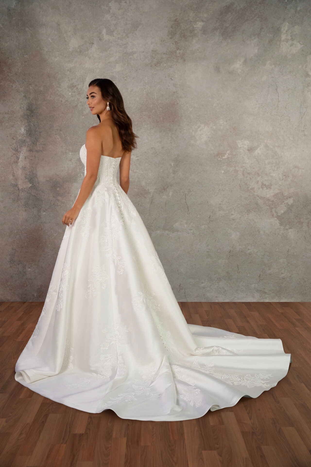 Strapless Sweetheart A-Line Wedding Dress with Floral Lace Appliqués