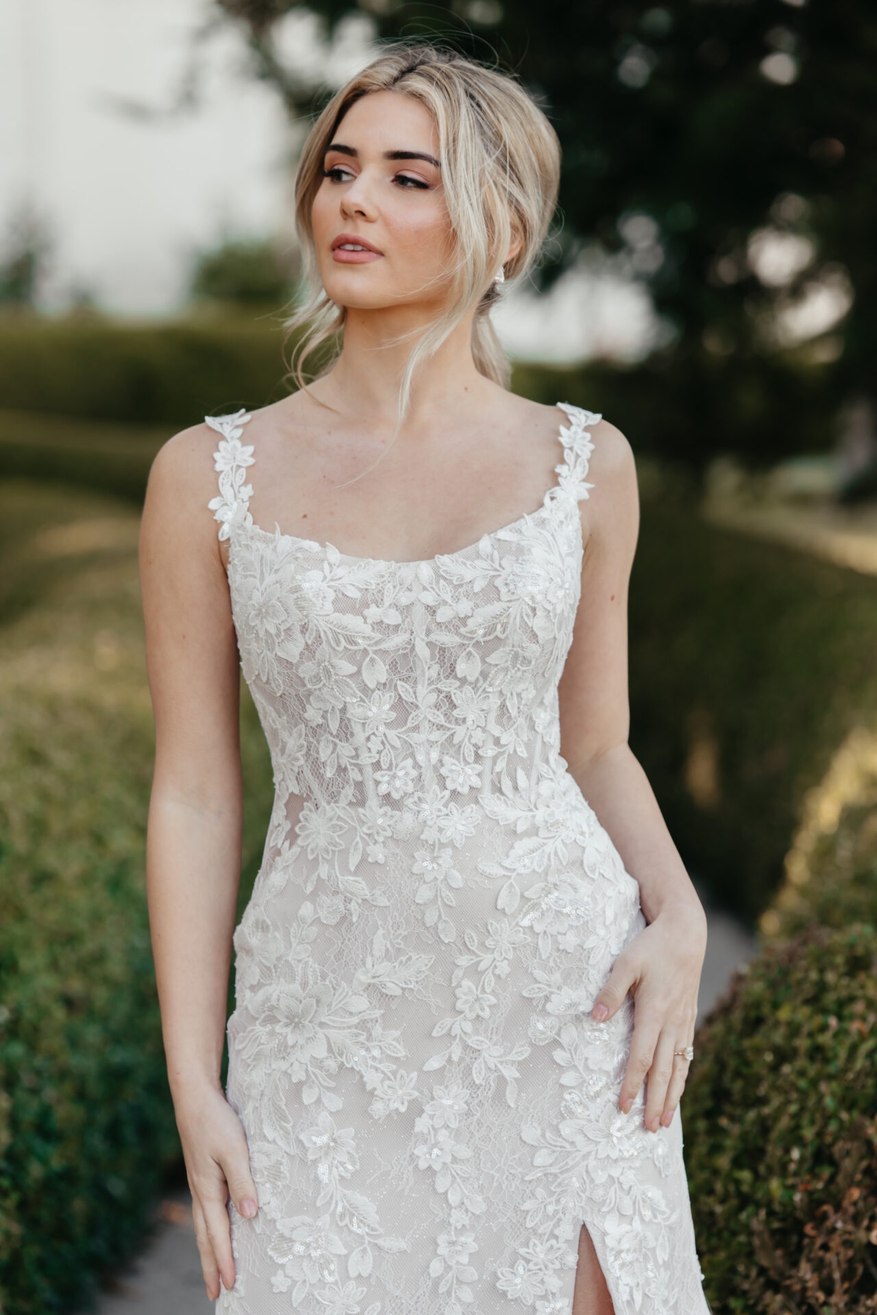 Scoop Neck Tulle Fit-and-Flare Wedding Dress with Spaghetti Straps