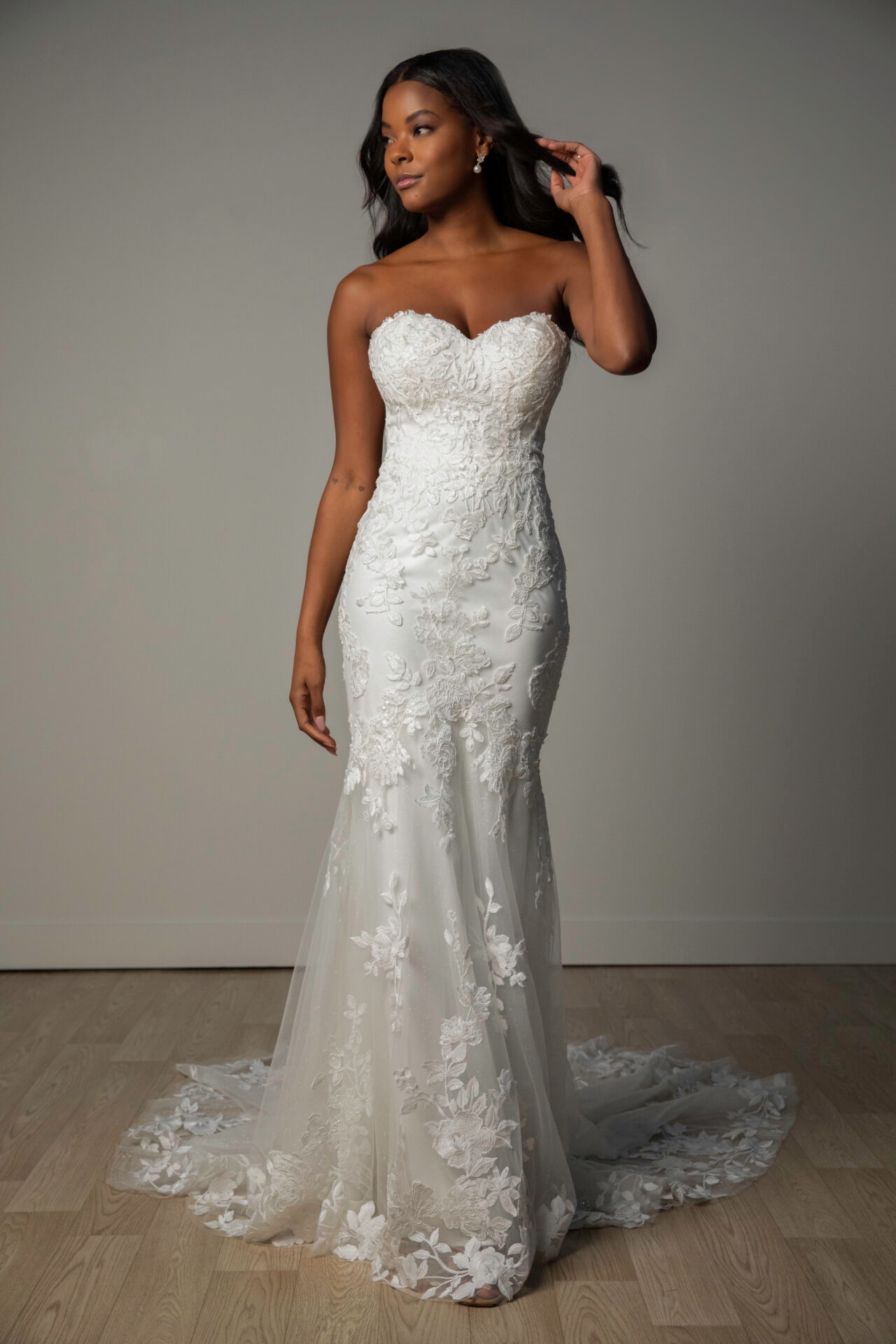SY8332 by Stella York