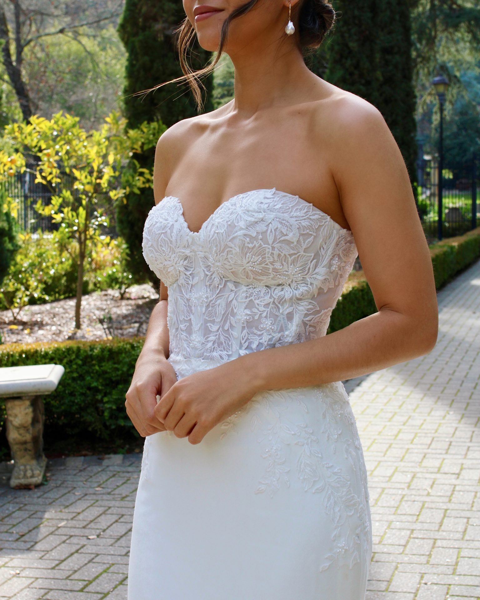 Glamorous Strapless Column Wedding Dress with Sweetheart Neckline