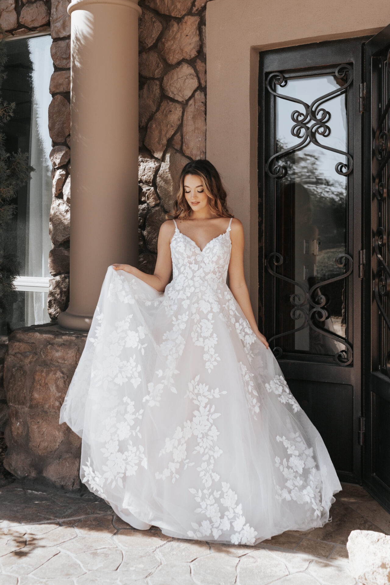 Timeless Spaghetti Strap A-Line Wedding Dress in Floral Lace and Tulle