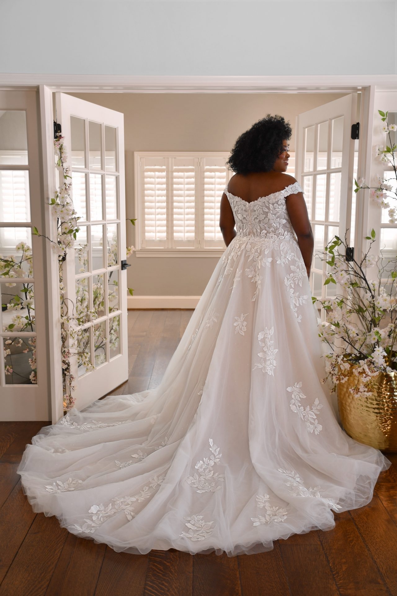 Classic Off-the-Shoulder V-Neckline Gown with Lace Appliques
