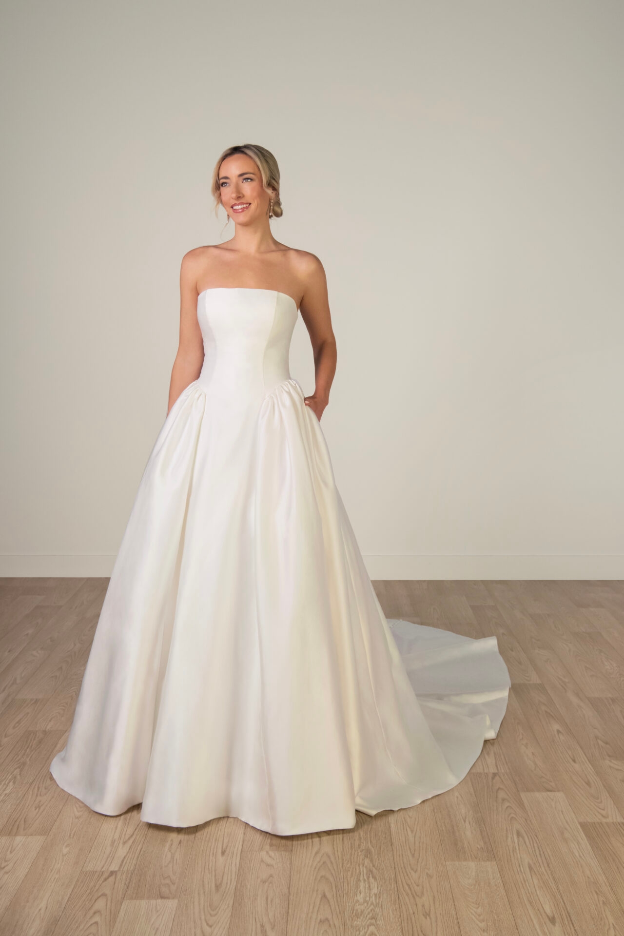 SY8274 by Stella York