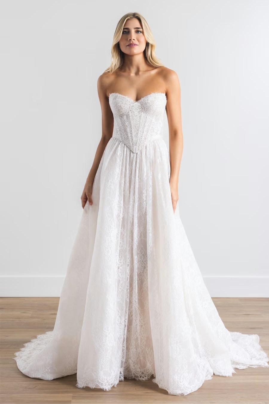 Charlotte Modest by Locket