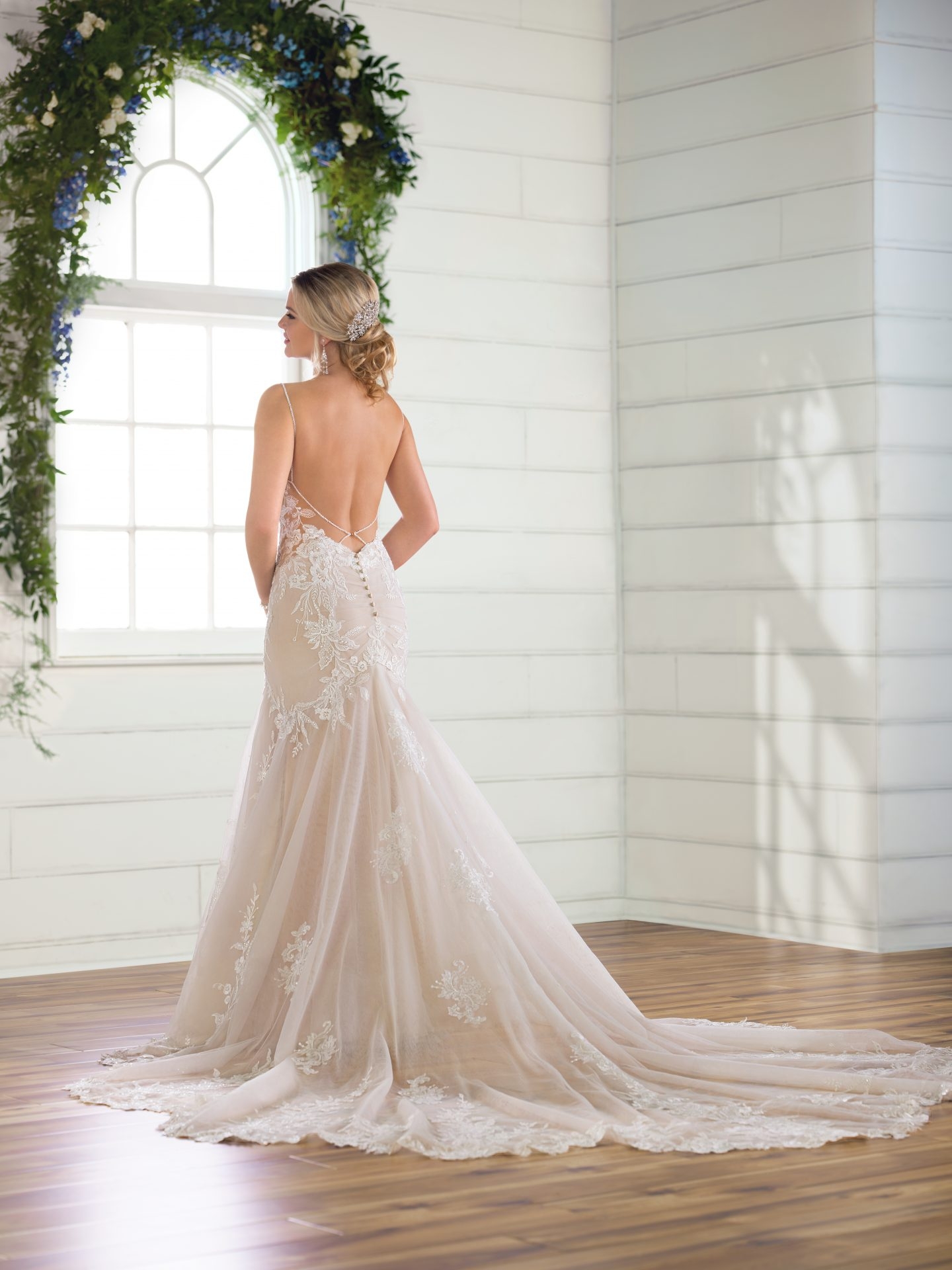 Sexy Backless Mermaid Gown with Plunging Neckline