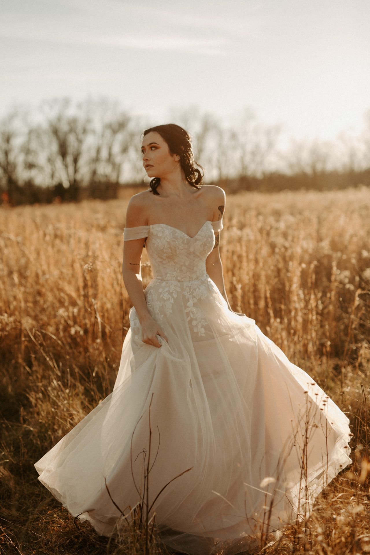Ethereal A-Line Wedding Dress with Off-the-Shoulder Sleeves