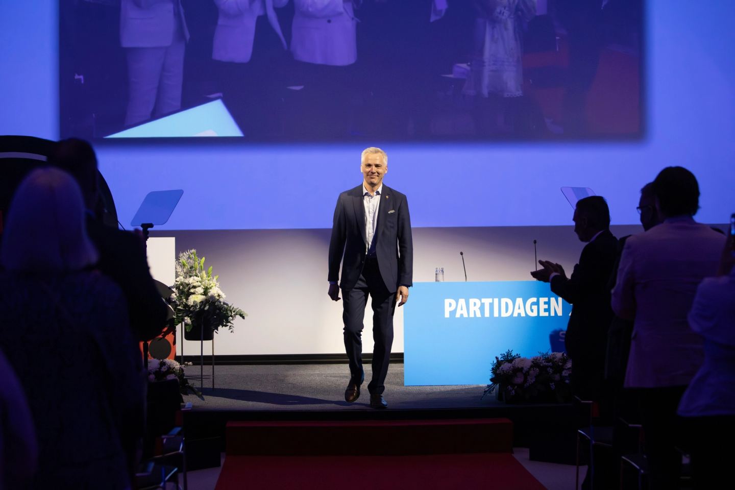 Adlercreutz RKP:n puoluekokouksessa Vantaalla: Suomi tarvitsee tulevaisuudenuskoa ja vahvan RKP:n
