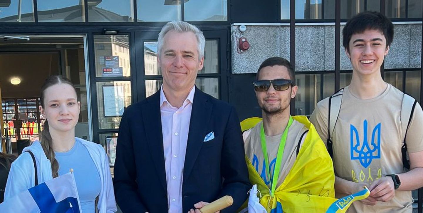 Adlercreutz på Stafettkarnevalen: ett budskap om hopp, stöd och solidaritet från Finland till Ukraina