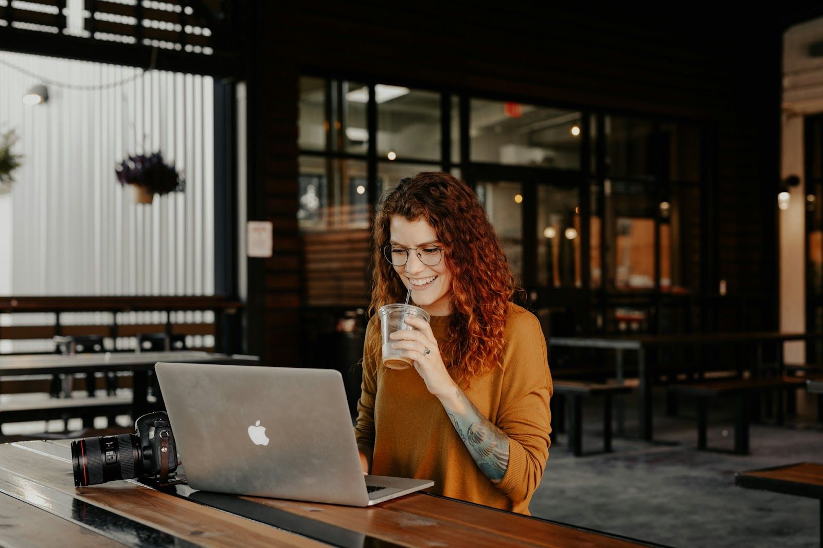 remote working at cafe