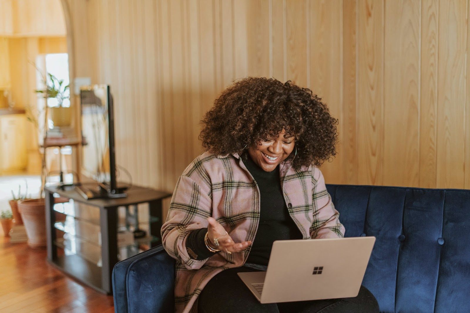 Microlearning delivers small lessons that focus on one clear idea or skill