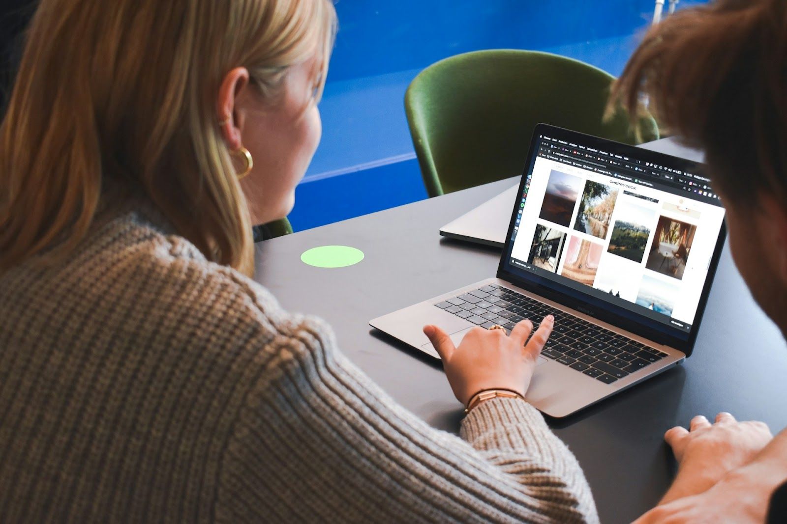 office workers building visual elearning