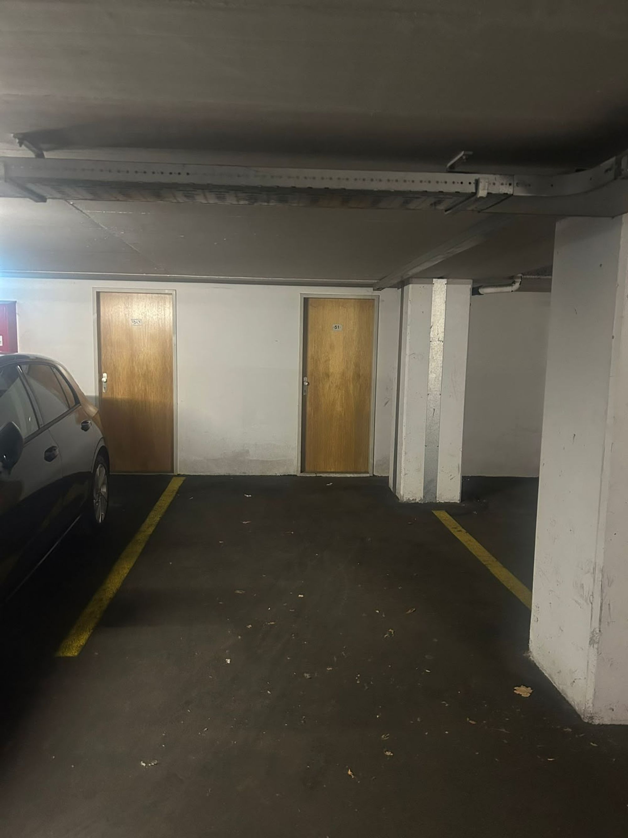 Tiefgaragenplatz mit zusätzlichem Stauraum