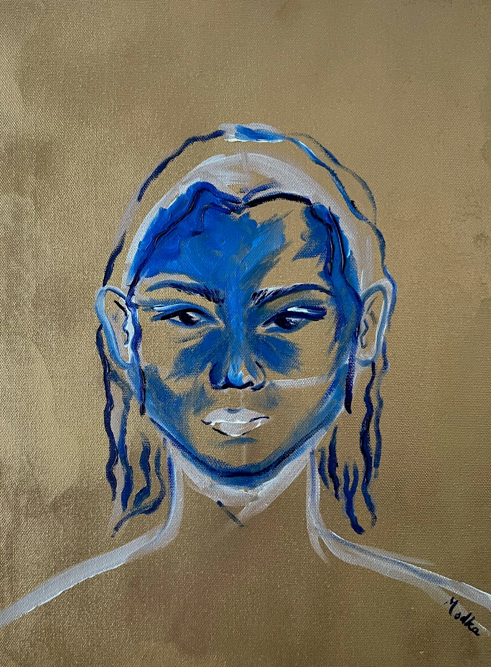 Visage bleu cerné de traits blancs, sur fond doré.