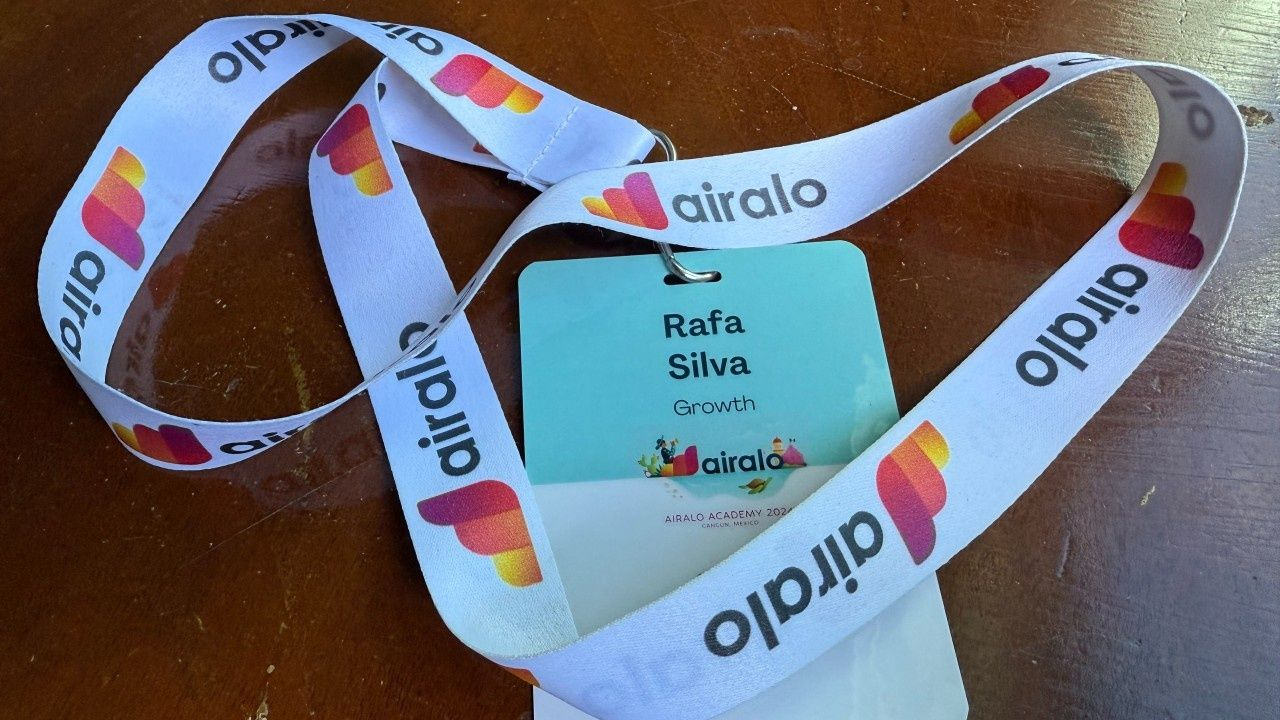 leniard from Airalo with Rafa Silva written in it