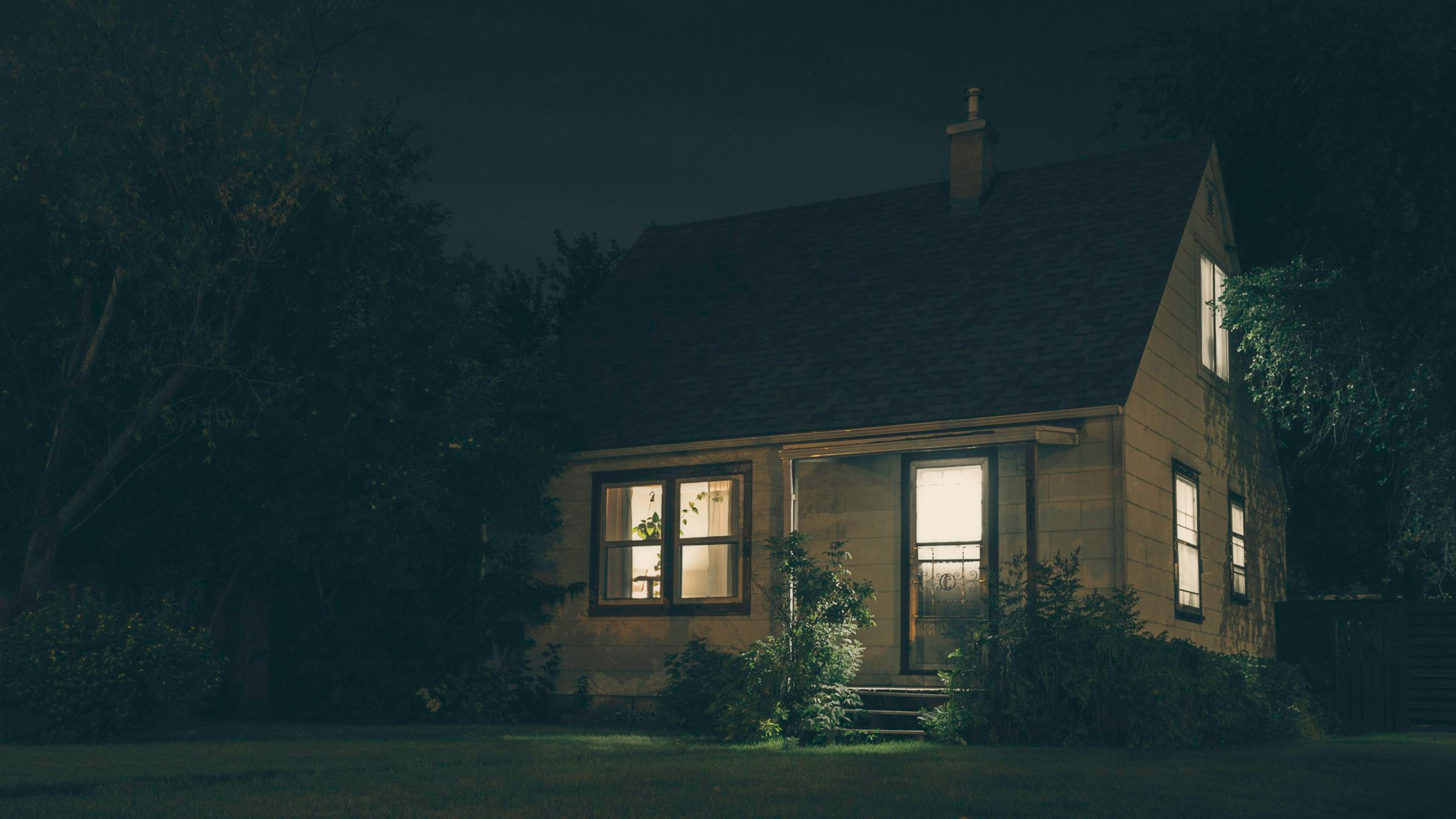 What Are the Consequences of Violating a Restraining Order?