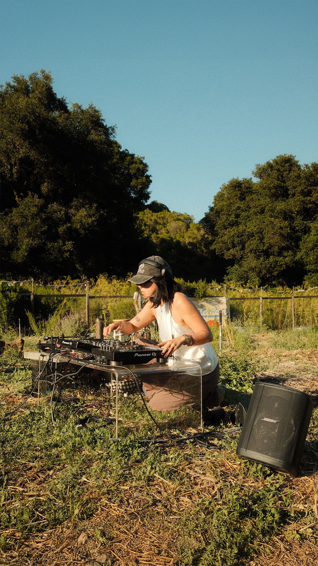 Hero Poster Mobile - A decorative image from Usal Project