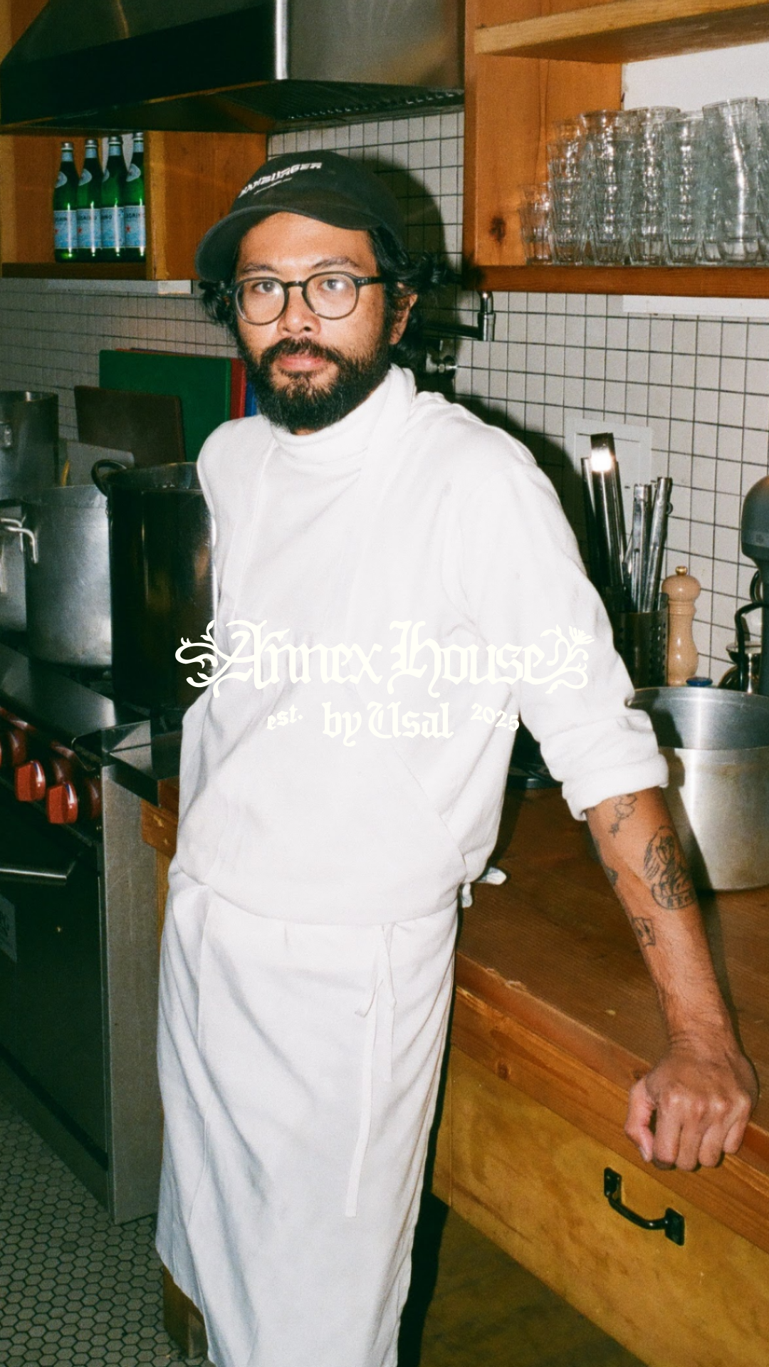 Hero Poster Mobile - A decorative image from Usal Project