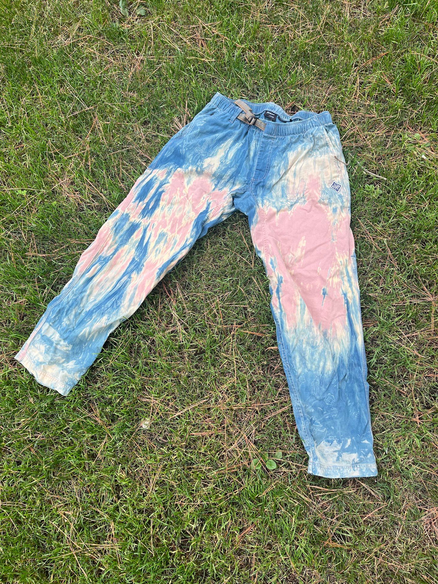 Hero Poster Mobile - A decorative image from Usal Project