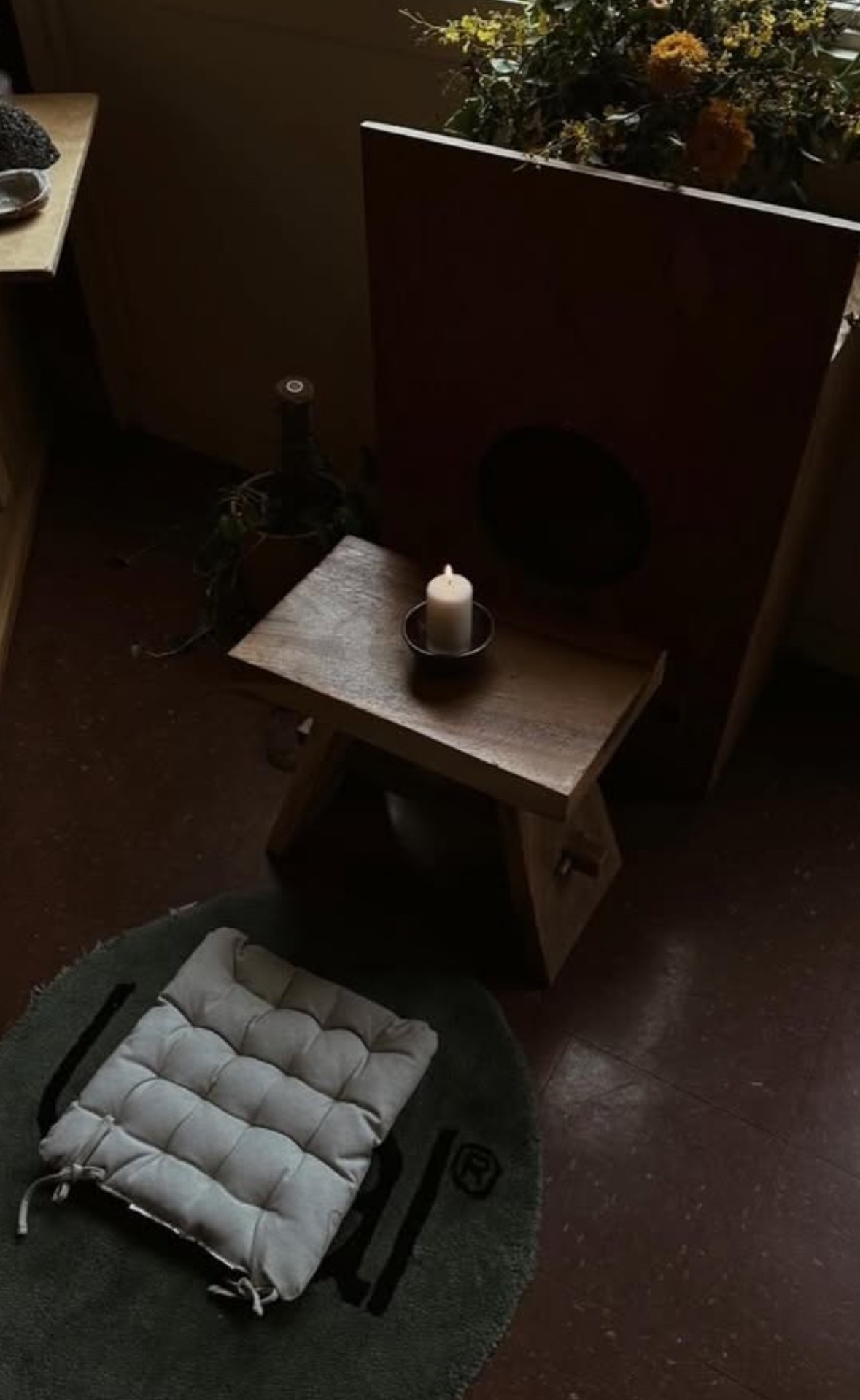 Hero Poster Mobile - A decorative image from Usal Project