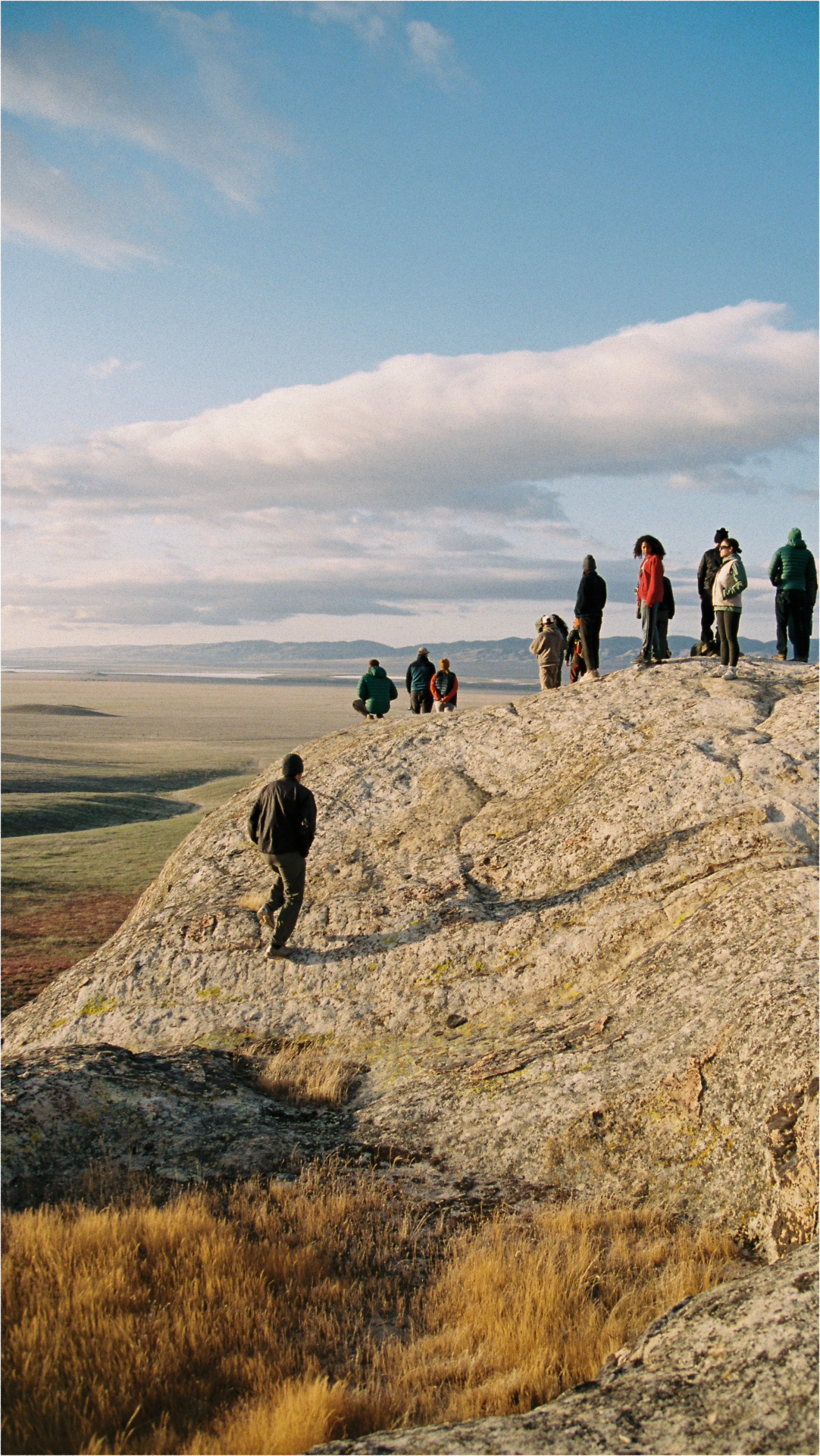 Hero Poster Mobile - A decorative image from Usal Project