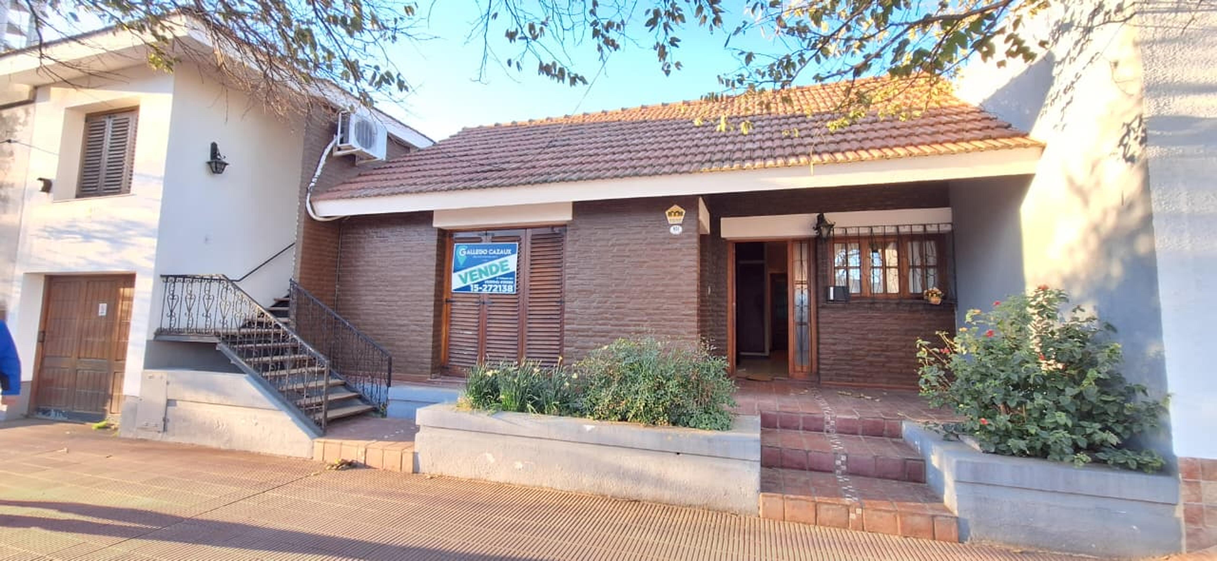 Casa en venta con pileta, quincho y estudio independiente en Santa Rosa, La Pampa — imagen 2
