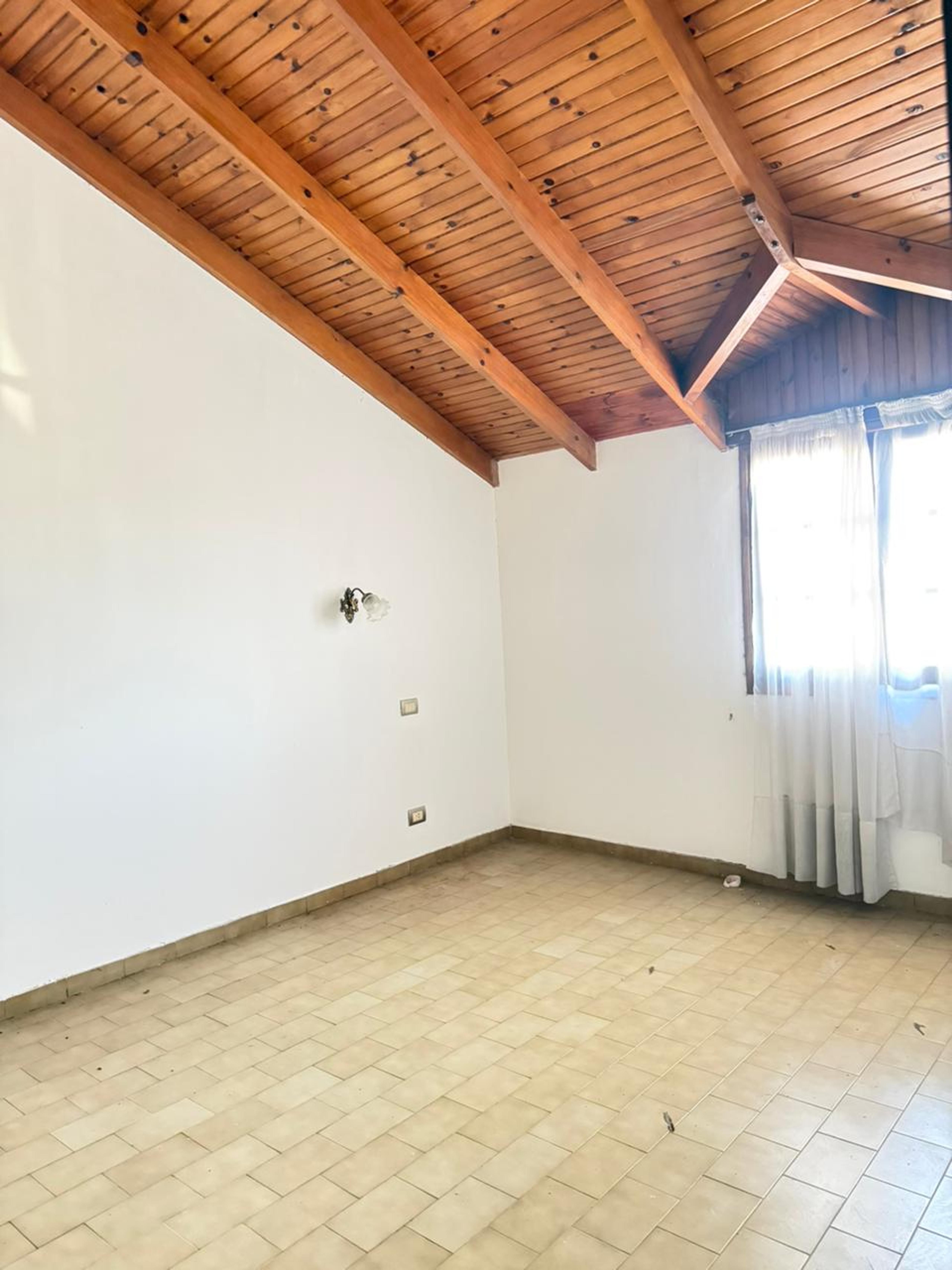 ¡TU PRÓXIMO HOGAR O PROYECTO PROFESIONAL EN SANTA ROSA! — imagen 4