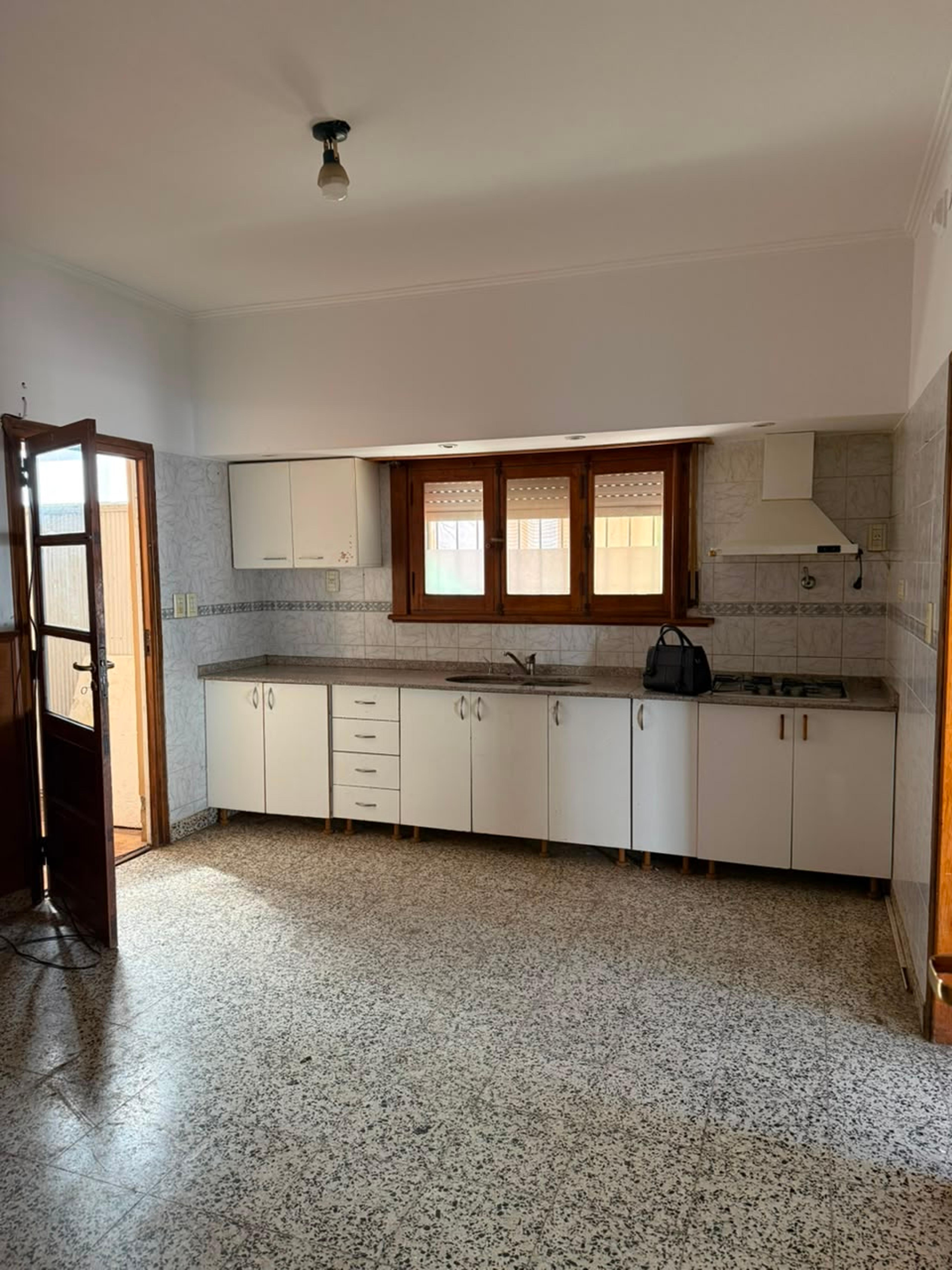  Casa en venta -  APTA CREDITO - Congreso a metros de Av Luro — imagen 3