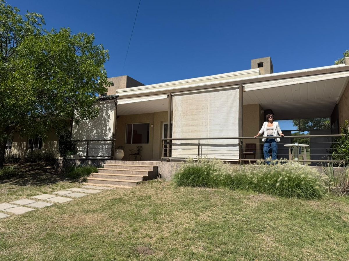 Cuesta del Sur Terreno de casi 2.500 m² | Superficie cubierta 171 m²
