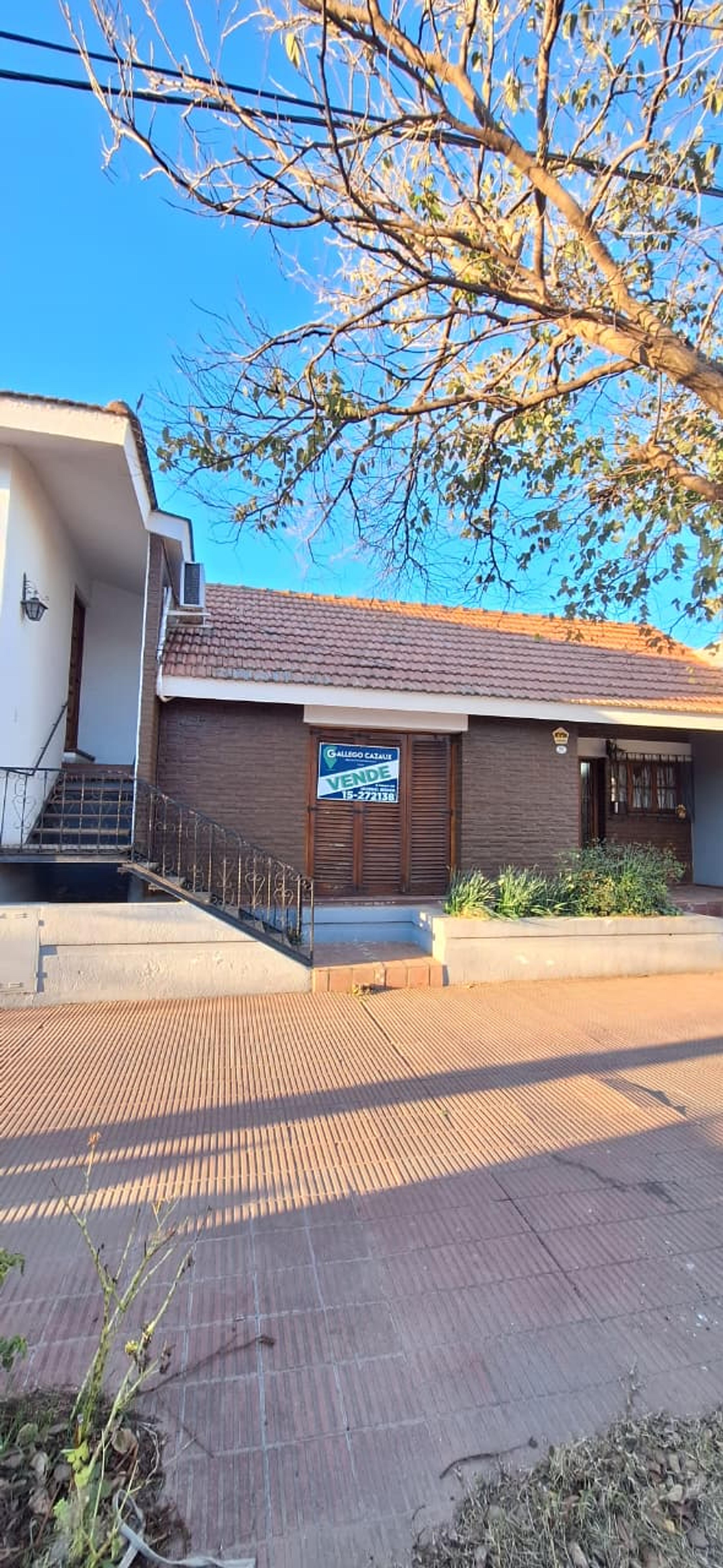 Casa en venta con pileta, quincho y estudio independiente en Santa Rosa, La Pampa