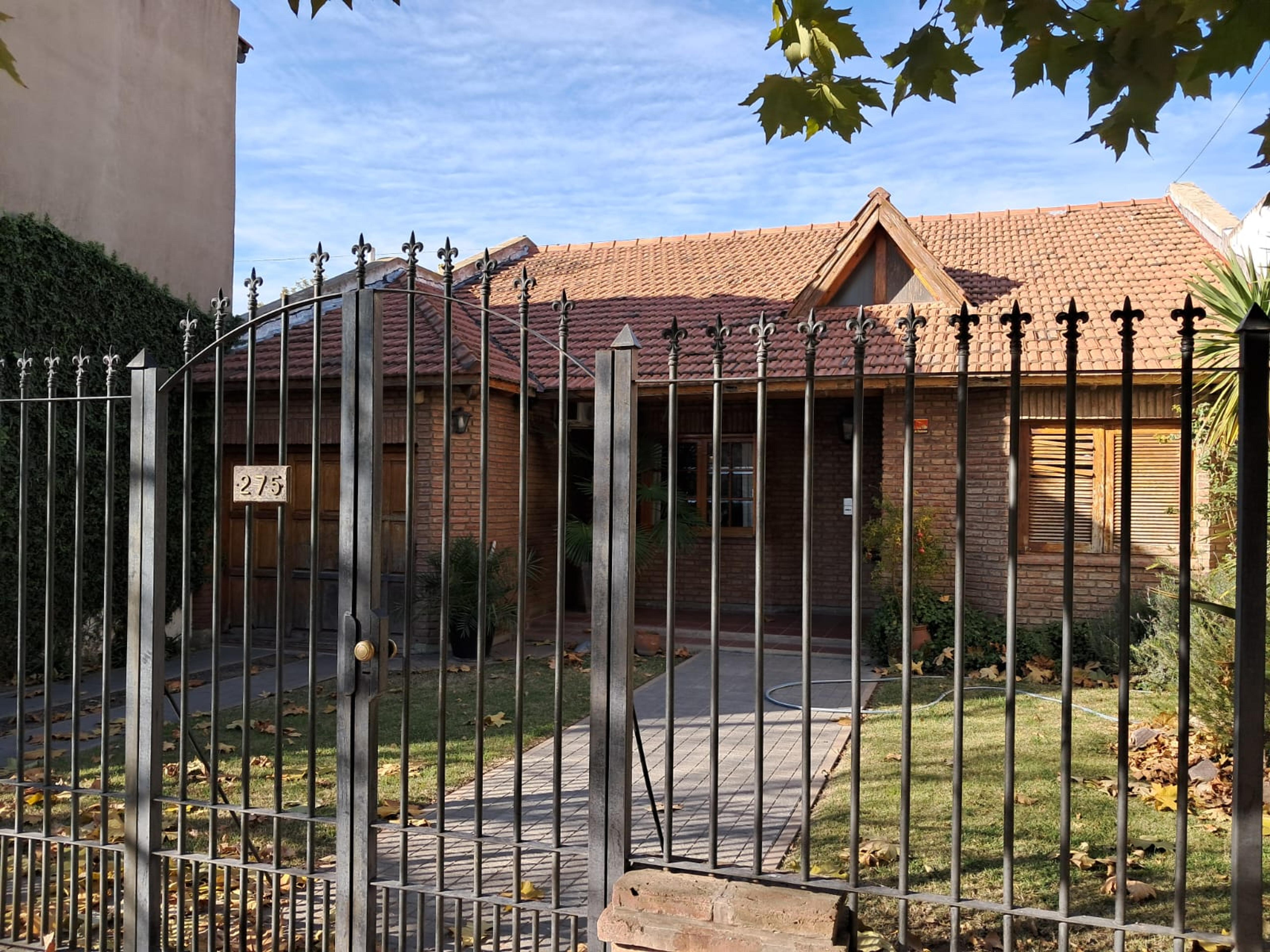 CASA EN VENTA – EXCELENTE UBICACIÓN Y GRAN POTENCIAL — imagen 2