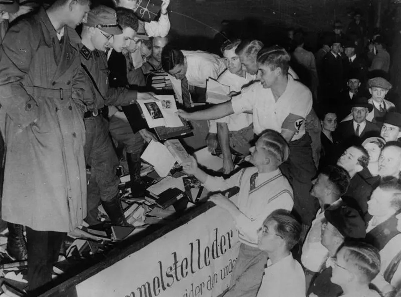 nazis collecting books to be burned 1933