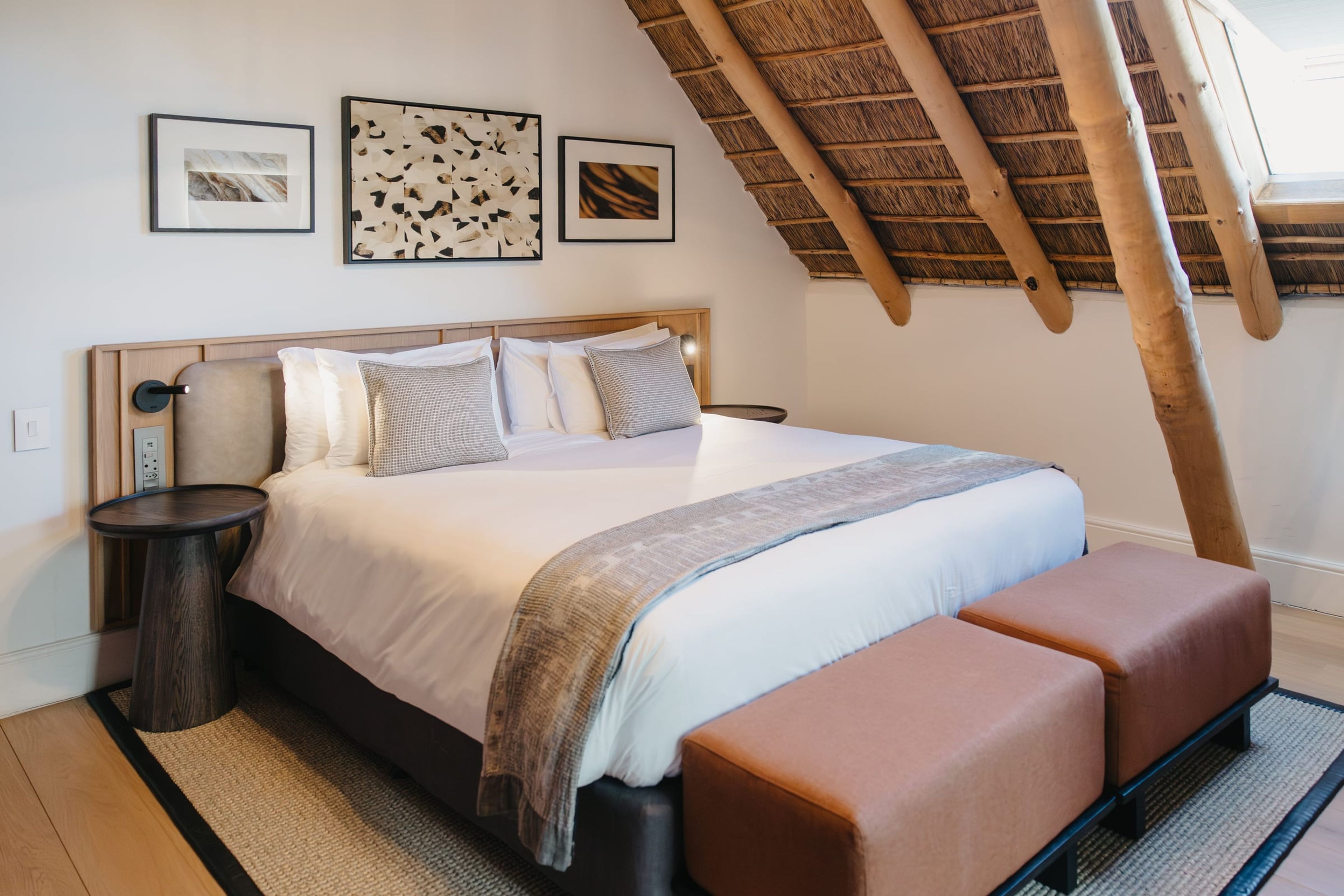 A bedroom in the Jonkershuis at Rickety Bridge
