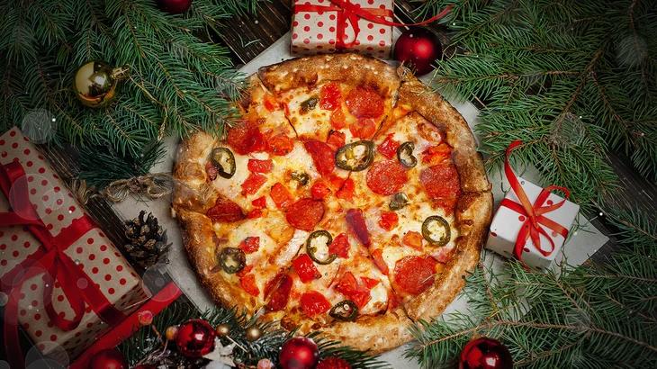 Sleighing the Holiday Menu Game: QSRs’ Best Festive Feasts for Social Media Success