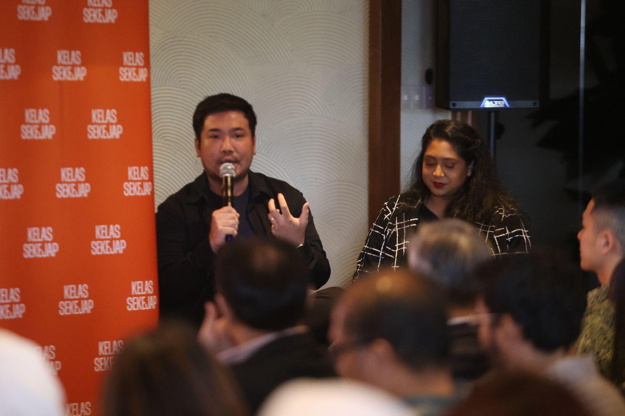 Isaac Tan speaking at the Kelas Sekejap launch